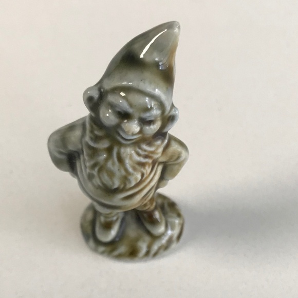 Vintage Whimsies Wade of Ireland Lucky Leprechaun Figurine - Picture 3 of 5